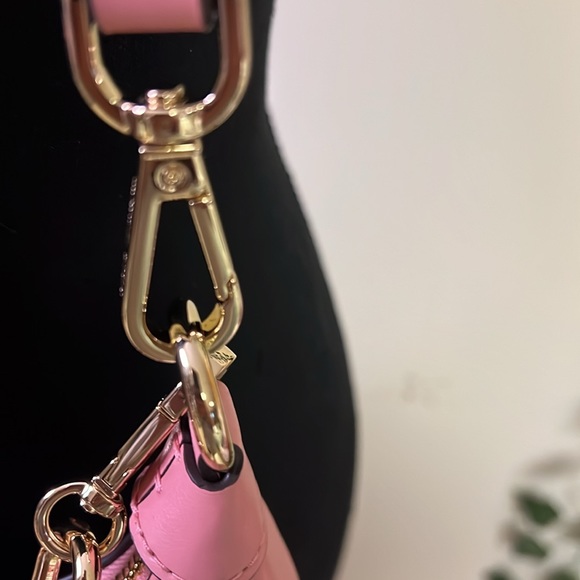 NWT Michael Kors Cara studded pouchette shoulder bag. Comes with a chain… - Picture 4 of 12